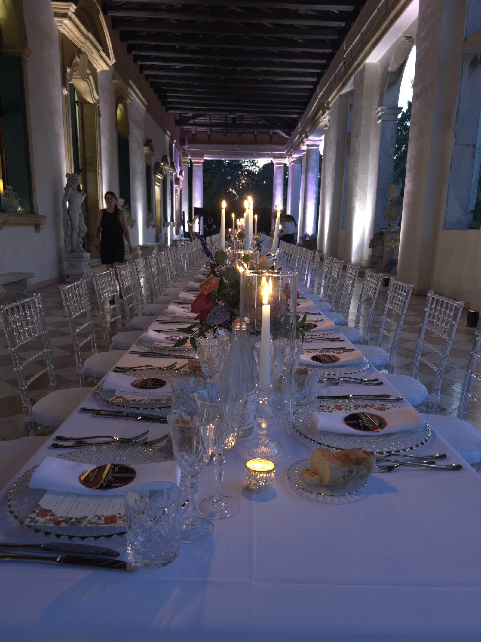 Aperitivo servito in loggia storica